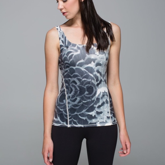 Lululemon Tank Size 4 XS Angel Wing Pattern - Picture 1 of 8